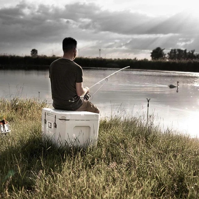 Petromax_Kuehlbox_cool_box_kx50_alpenweiss_2_c07b18b1-d03c-4376-b15f-db7effbd7e97