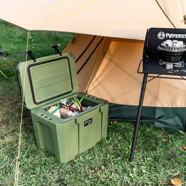 Petromax_Kuehlbox_cool_box_kx50_oliv_2_329d43f8-9b7d-485a-b55a-7a96c70cf3e9