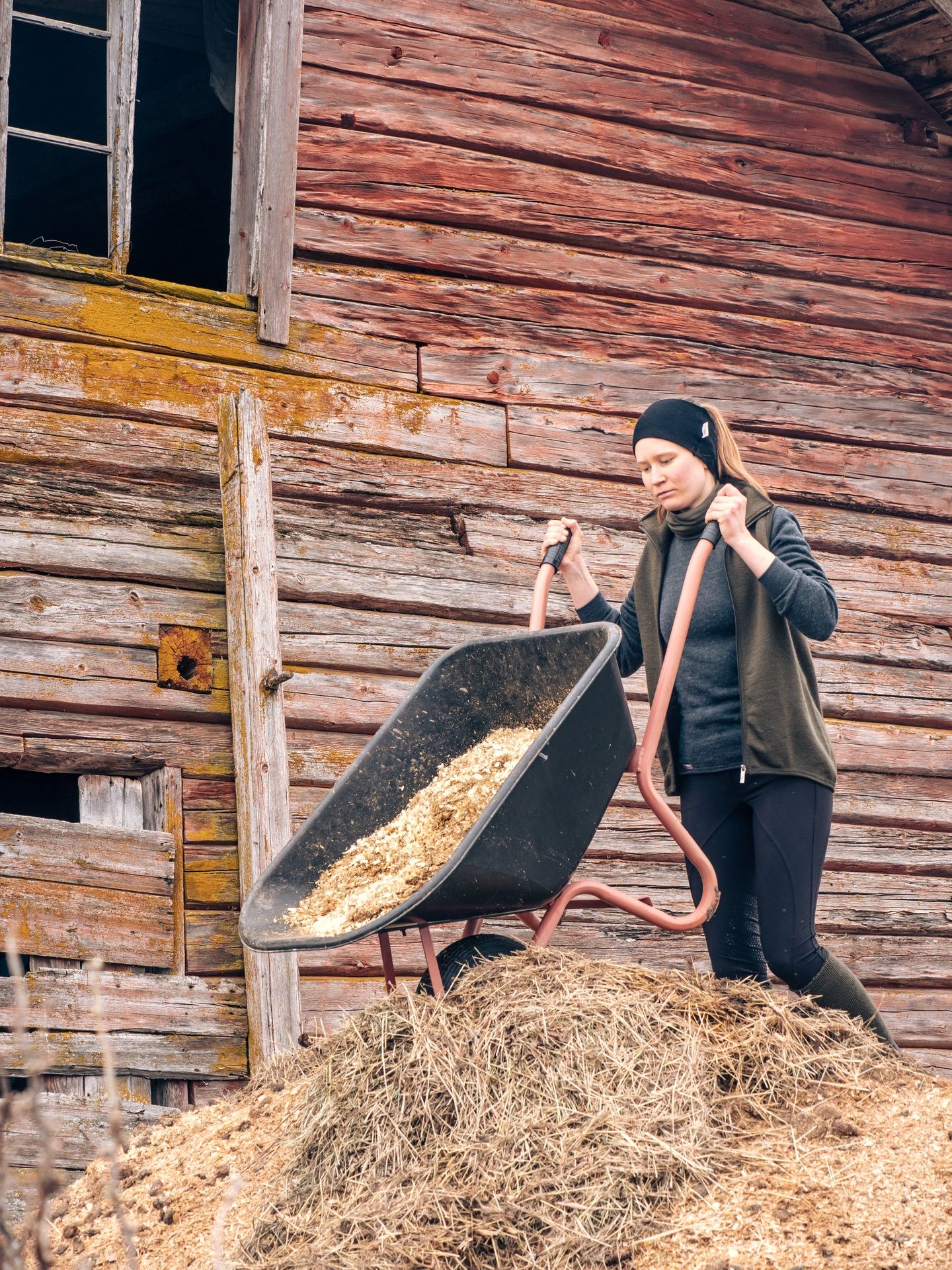 960104-schwarz-Horse-Girl-Image-original-327246