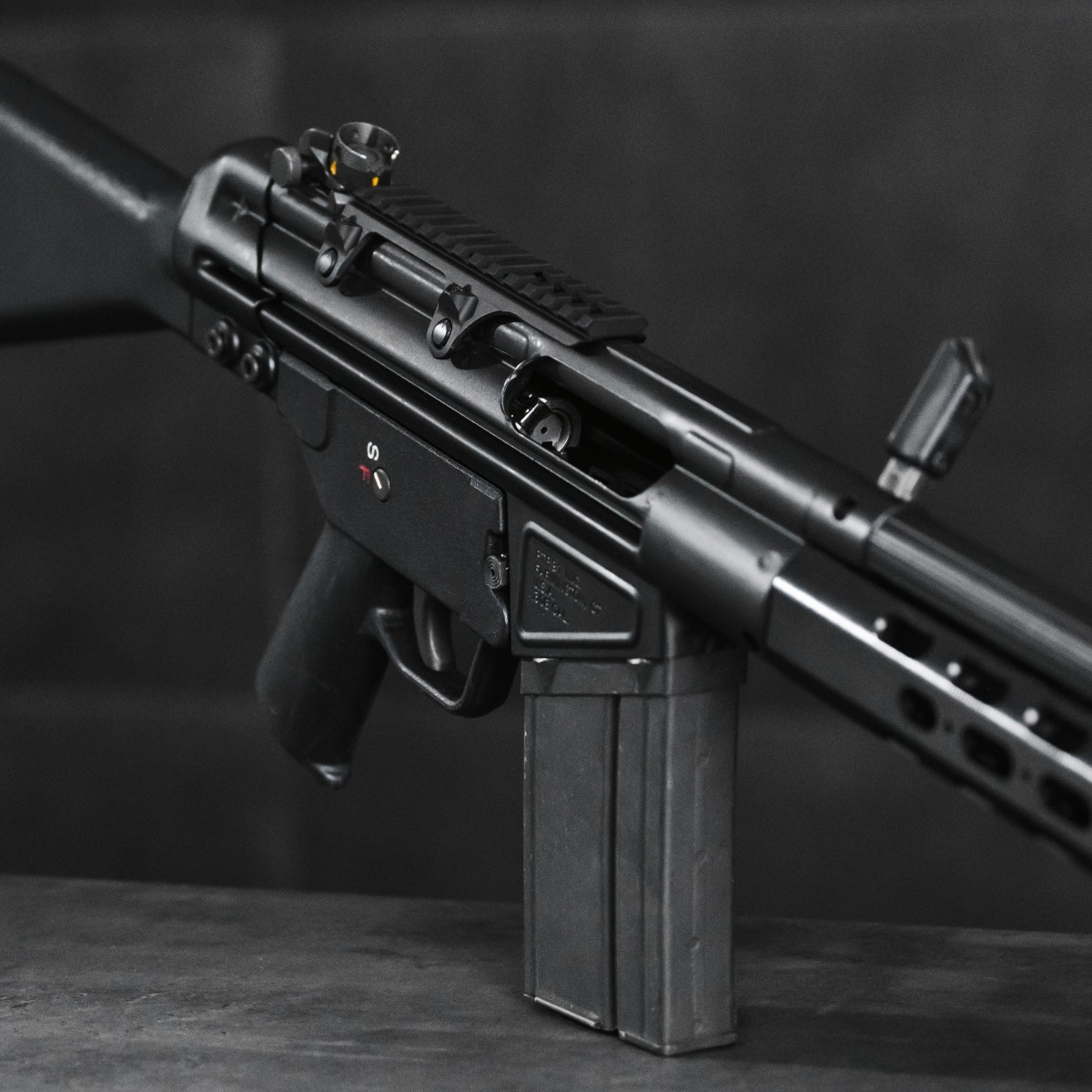 UTG SP5 MP5 Krallenmontage