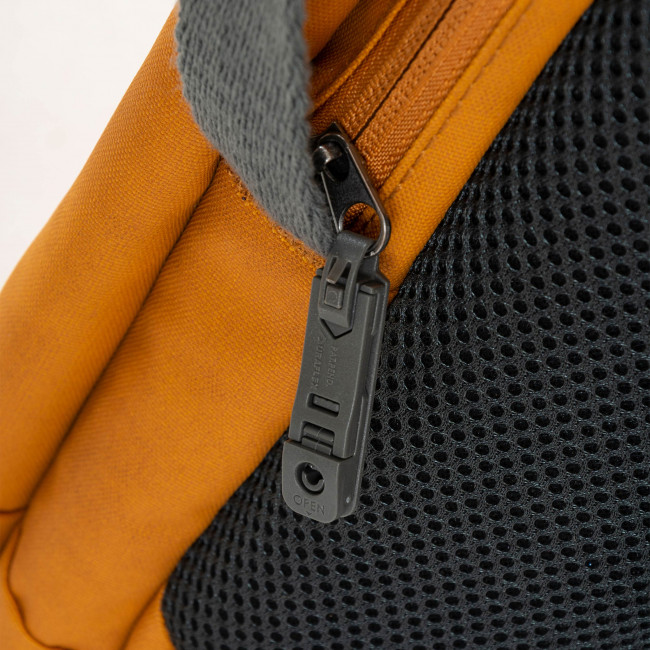 ds183-ao-110ETbLYmfUJOfk