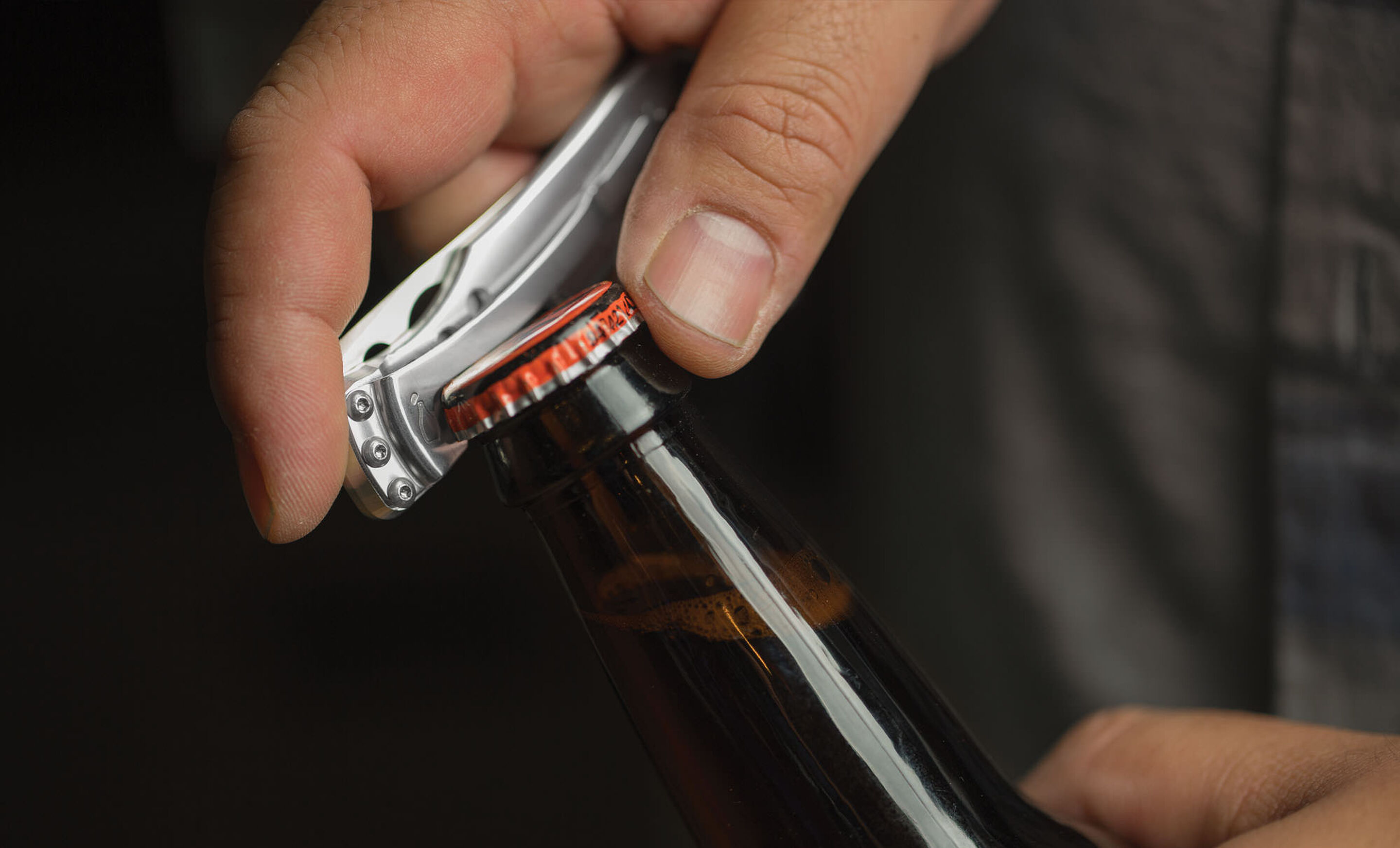 skeletool-kbx-lifestyle-3