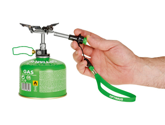 8018914_crux-lite-piezo_male-hand_with-lanyard