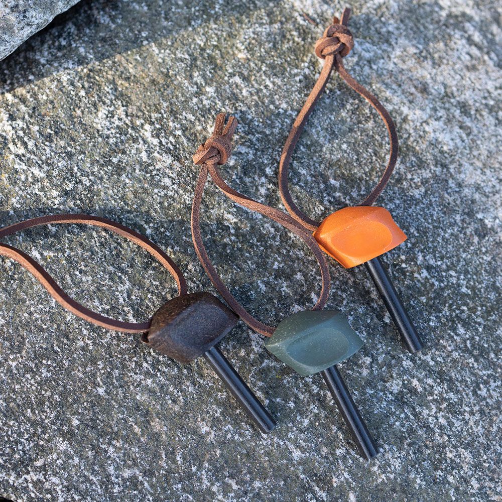 3_swedish_fireknife_refill_in_use