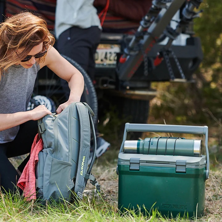 Stanley-TheLegendaryClassicBottle1-0L_1-1QT-LifestyleImage-4_720x