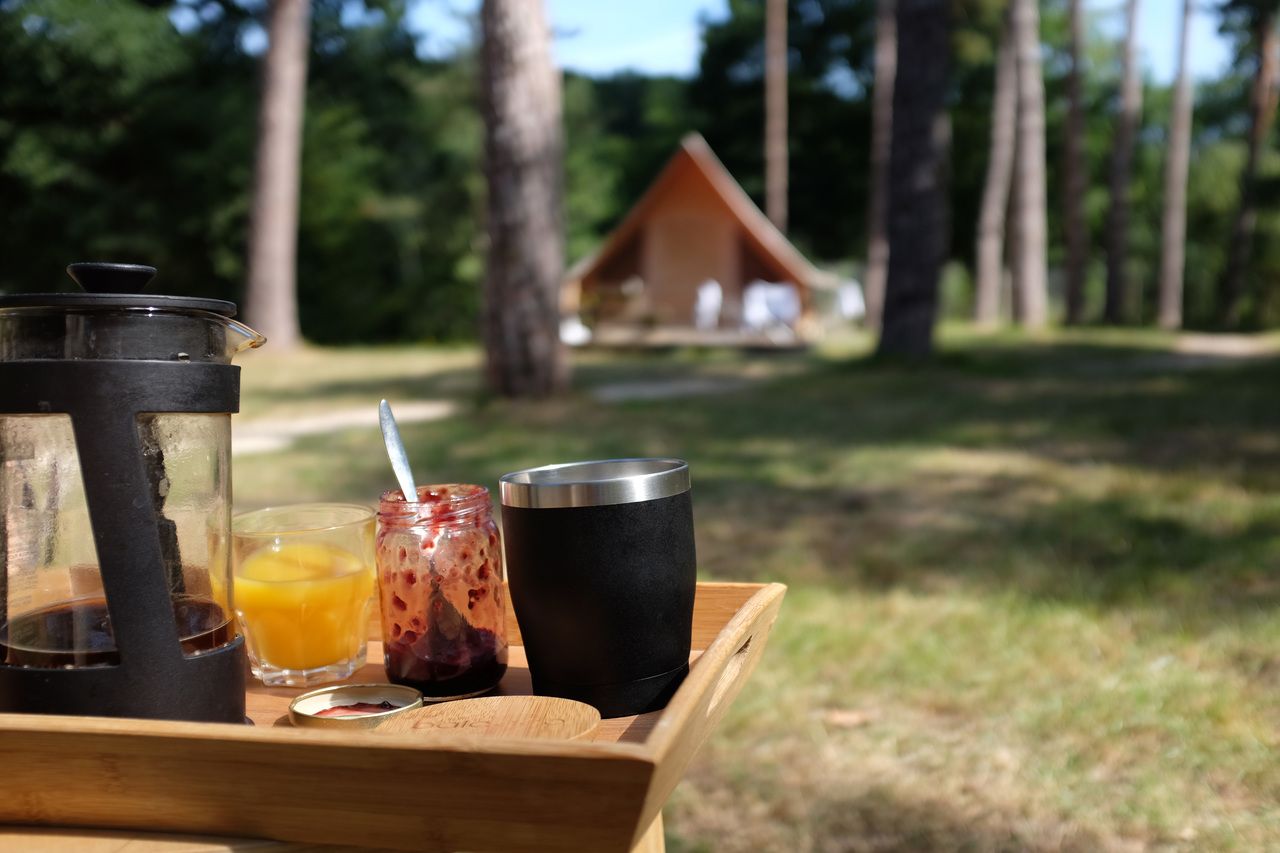 17296_1280-doppelwandiger-edelstahlbecher-nagano-mit-bambusdeckel-l