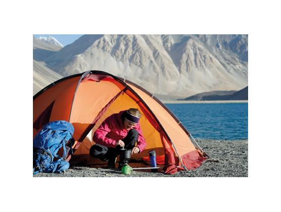 woman-with-optimus-crux-and-weekend-he_martin-bissig_bissig-ch