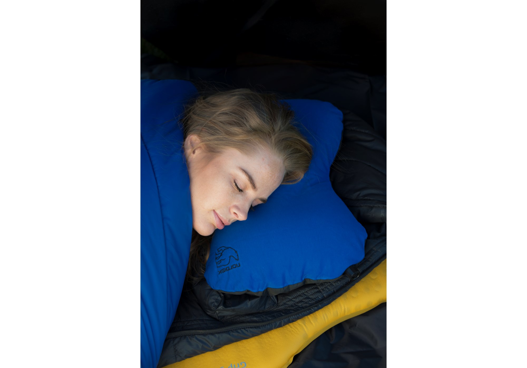 aften-114040-nordisk-inflatable-packable-peanut-pillow-limoges-blue-location