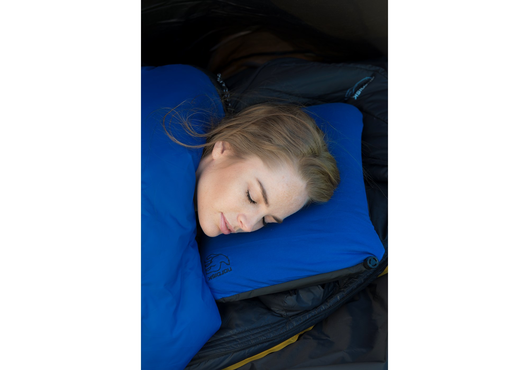 nat-114039-nordisk-inflatable-packable-square-pillow-limoges-blue-location Nordisk Nat Schaumstoffkissen