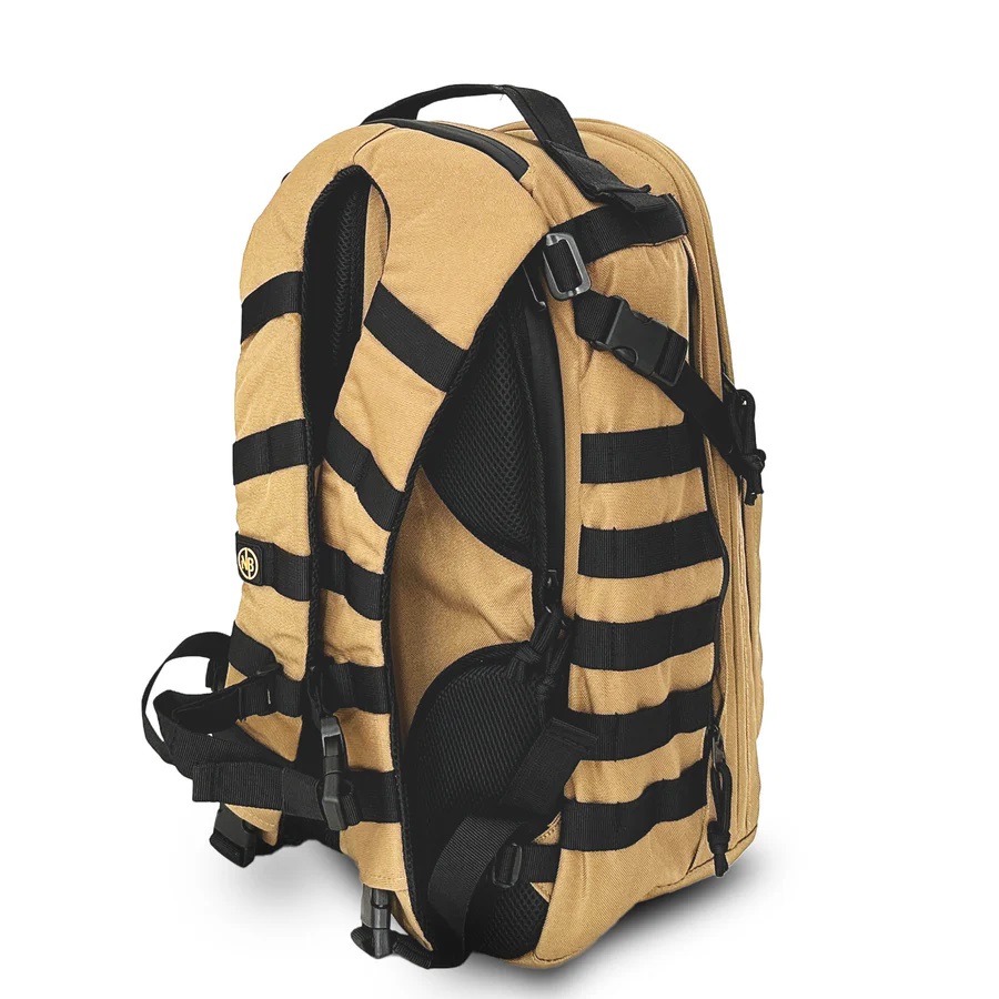 3_e9f604d7-5d0d-4f70-8319-8ca5147e4cfb_900x