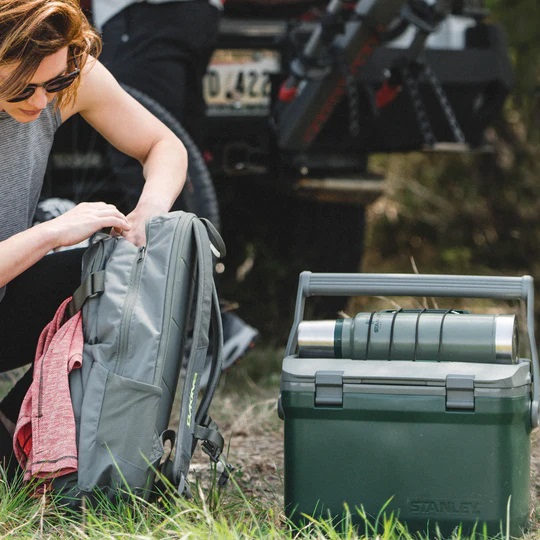 Stanley-TheEasy-CarryOutdoorCooler15-1L_16QT-LifestyleImage-1_540x